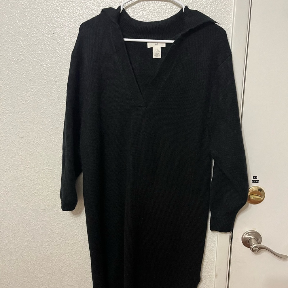 H&M Womens XS Black Sweater Dress, V-neck, never worn